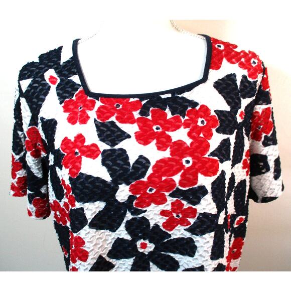 Alfred Dunner Women's Red, White & Blue Floral Print Short Sleeve Shirt Size M. - Picture 2 of 10